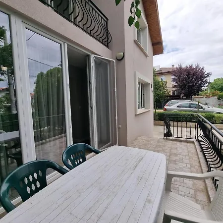 Relax & Spa-house Near Therma Numera Willa Burgas